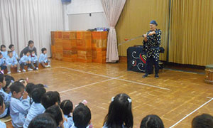 名古屋市立幼稚園のこまのおじさんの画像