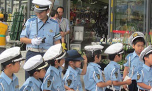 名古屋市立幼稚園のこども警察の画像