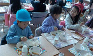 名古屋市立幼稚園の給食交流会の画像