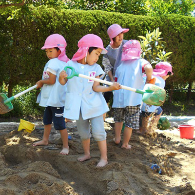 名古屋市立幼稚園の子供たちの写真