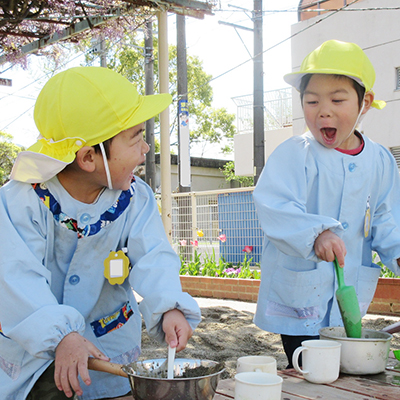 名古屋市立幼稚園の子供たちの写真