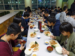 夕食の様子